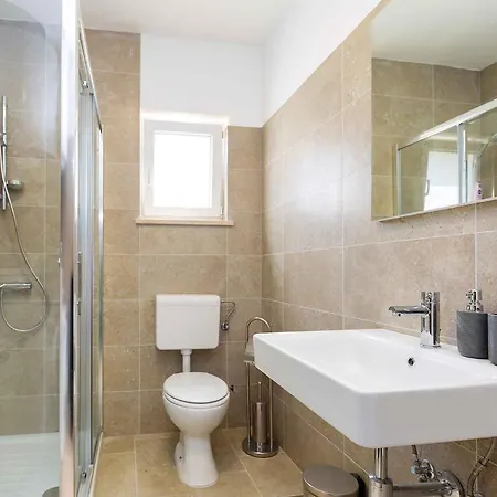 Casa vacanze In - Istrien 31448 Porec